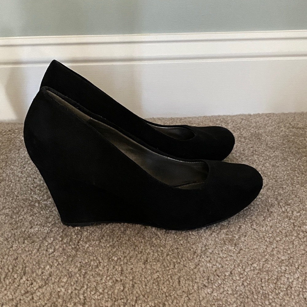 Dexter Classic Black Wedge Shoes